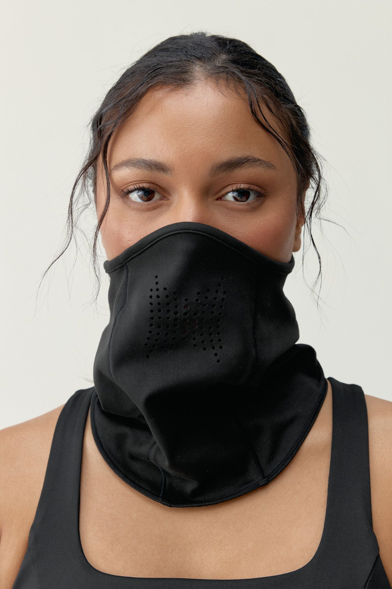 Born Living Yoga Cuello Nacken Negro 