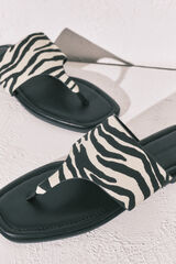 Women'secret Sandalias planas dedo estampado cebra negro