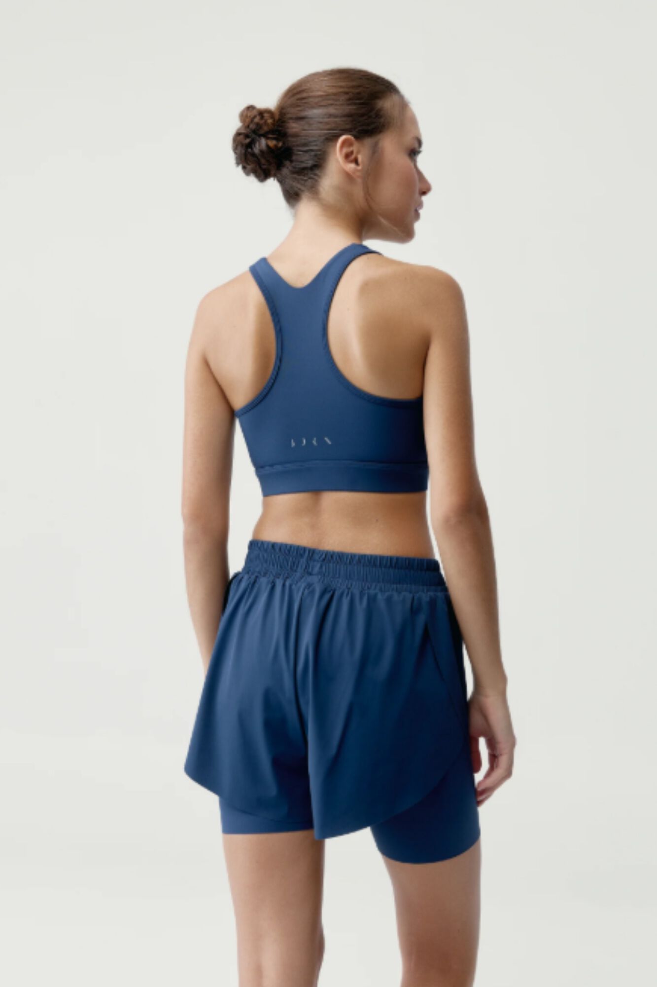 Born Living Yoga Top deportivo Bikila Azul marino