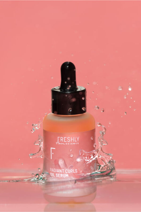 Freshly Cosmetics Radiant Curls Oil Serum  blanco