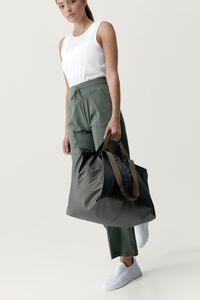 Born Living Yoga Bolso deportivo Raga caqui