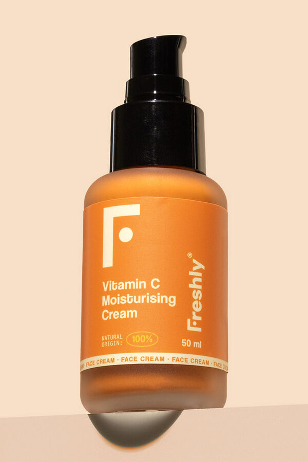 Freshly Cosmetics Vitamin C Mosturizing Cream blanco