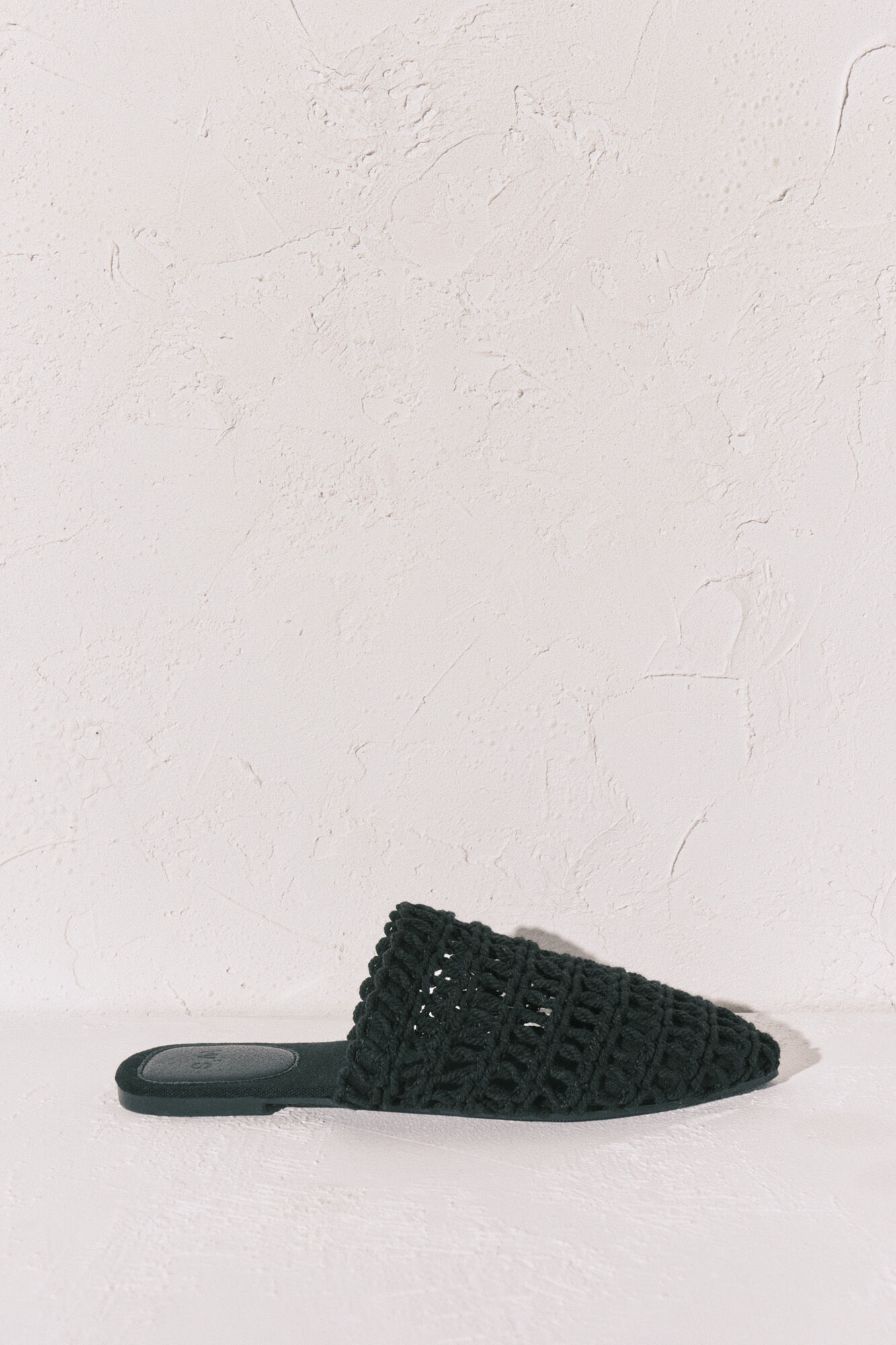 Women'secret Sandalia mule crochet negra