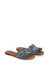 Pieces Sandalias volantes  blanco