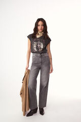 Conjunto de jeans, blazer, bandana y camiseta