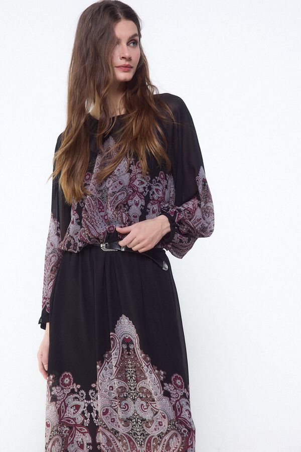 Conjunto de falda, bota y blusa