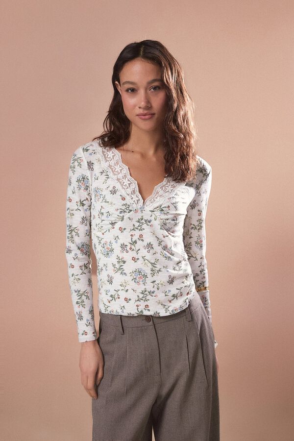 Conjunto de jersey, pantal&oacute;n y top