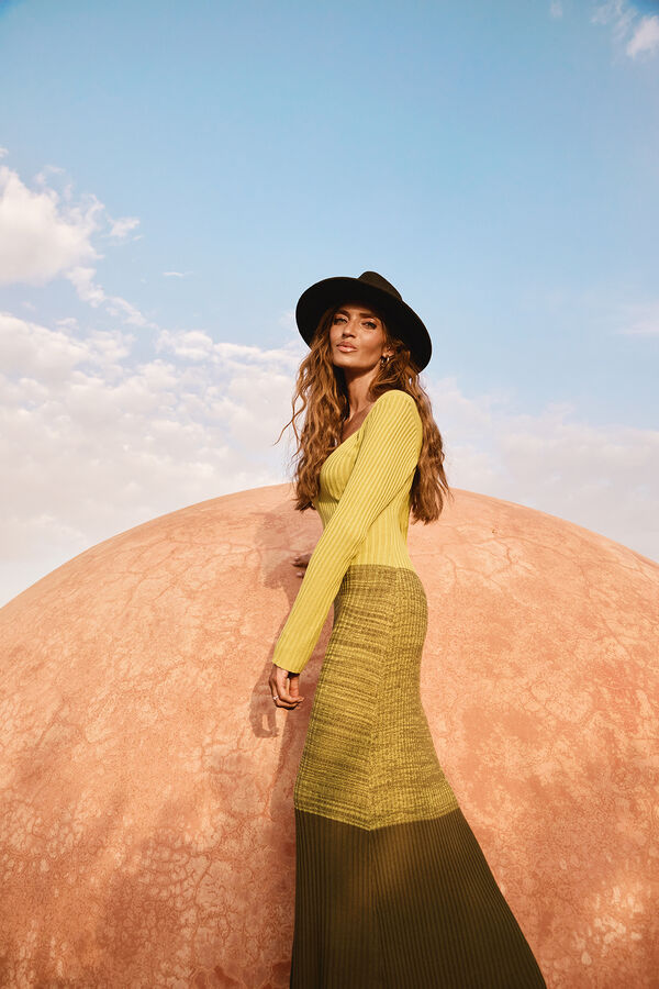 Conjunto de sombrero y vestido