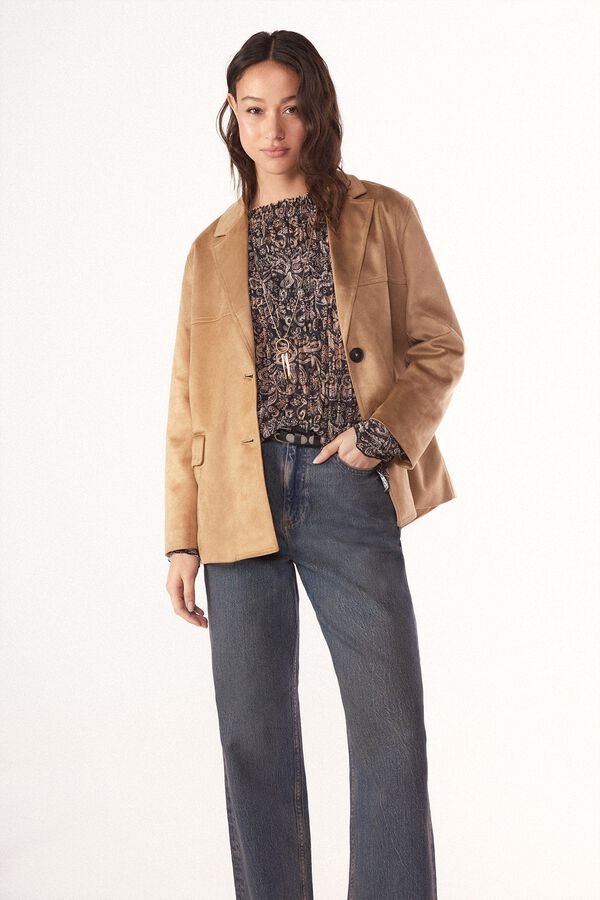 Conjunto de vestido, blazer y bota