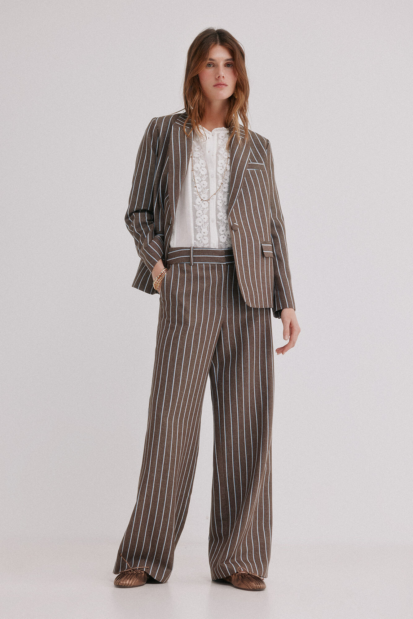 Conjunto de p&iacute;a, caridad y elia