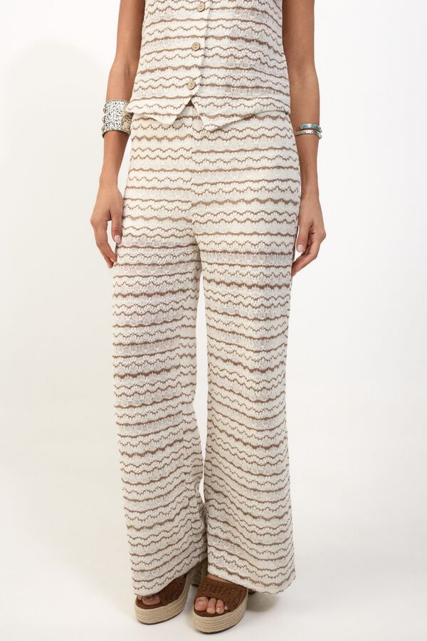 Conjunto de pantal&oacute;n, sandalia y chaleco