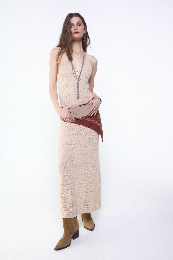 Conjunto de capa, vestido y cintur&oacute;n