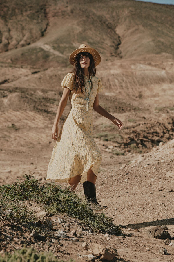 Conjunto de vestido, sombrero y bota