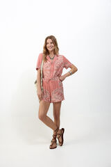 Conjunto de bermuda, sandalia y camisa