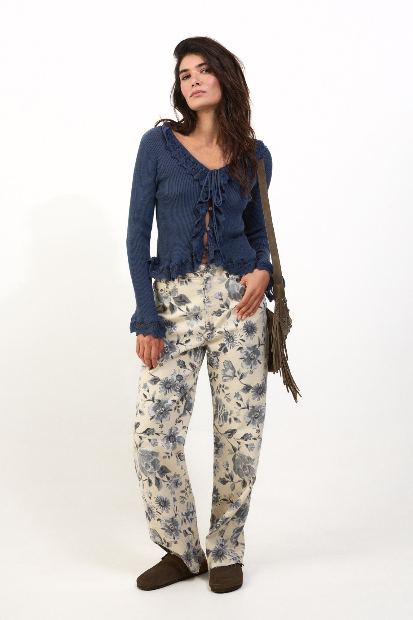 Conjunto de jersey, pantal&oacute;n y zueco